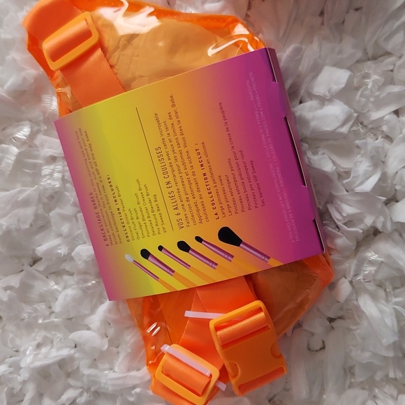 Limited Edition Morphe VIP Sweep by Saweeti Belt Bag & Brushes & Icy Gloss Trio - Picture 2 of 5